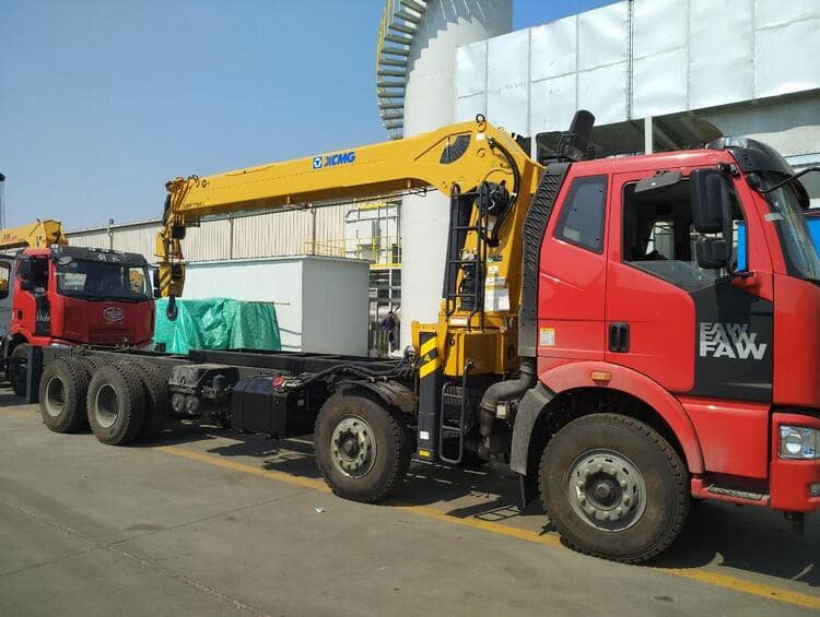 XCMG official new 12 ton telescopic arm truck with crane SQ12SK3Q for sale